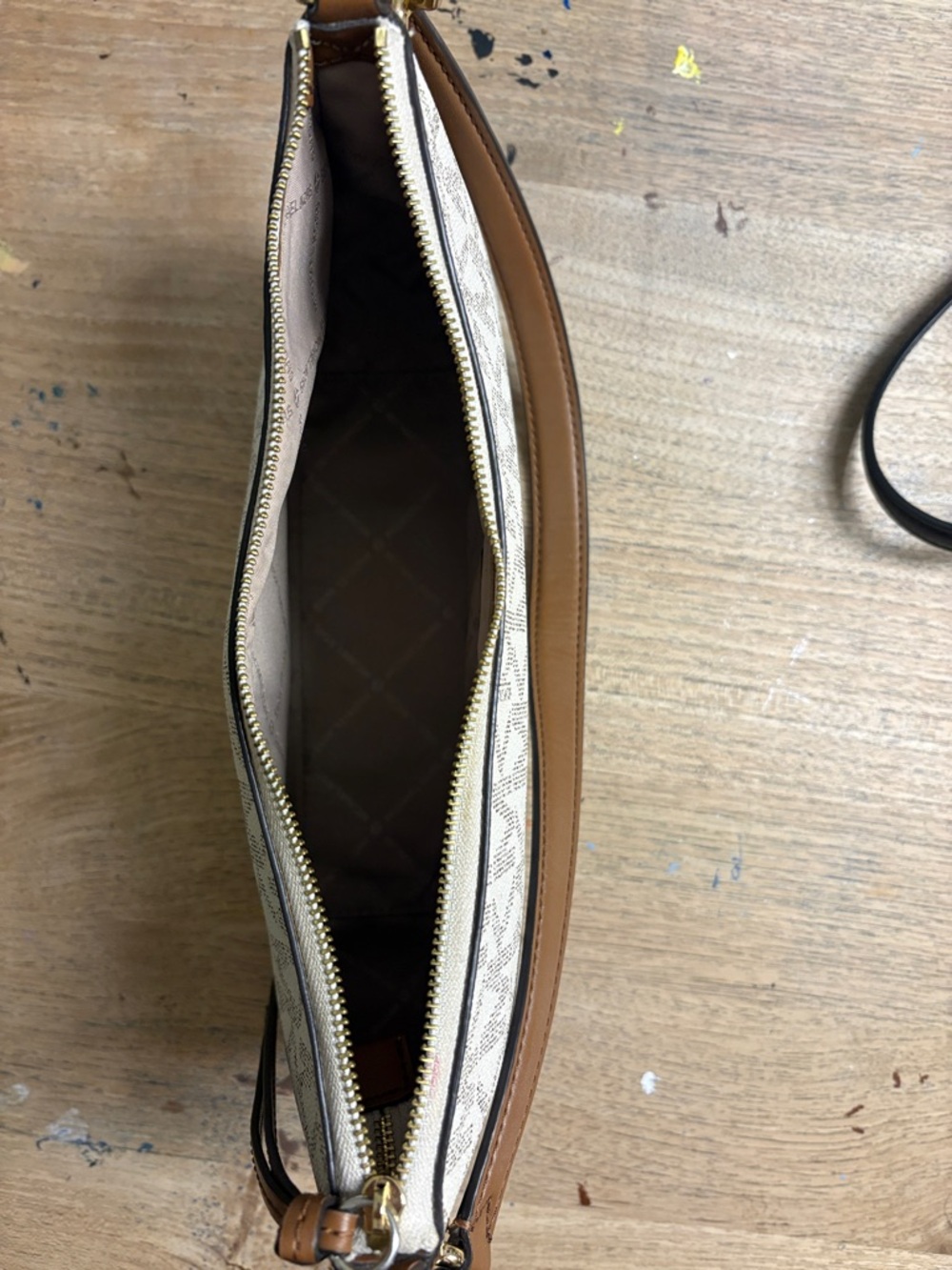 Michael Kors Cream and Brown Signature Shoulder Bag - Picture 5 of 13